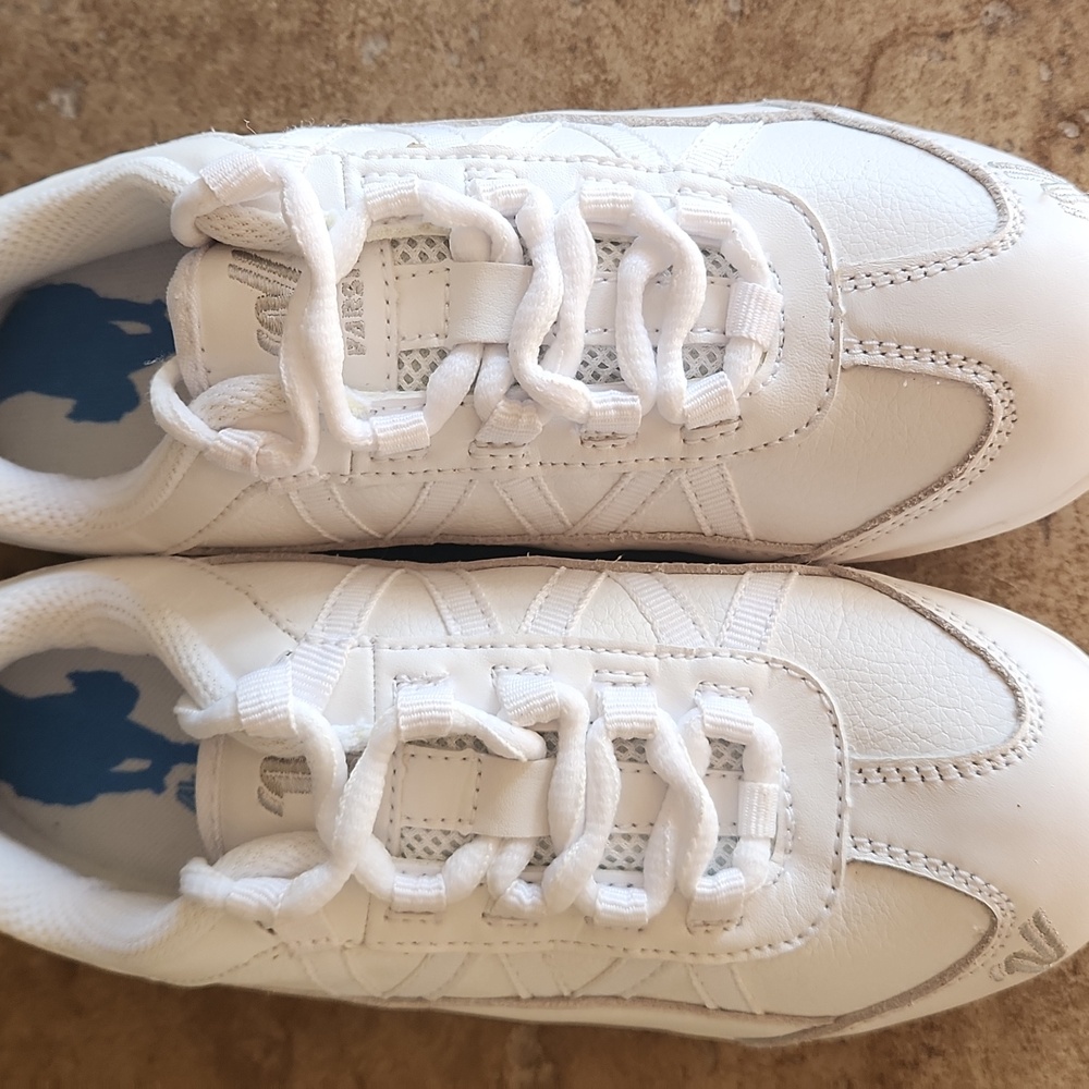 Varsity Girls Cheer Athletic Sneakers White Size Girls 2 - Picture 2 of 12
